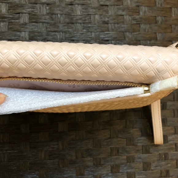 Tory Burch Smartphone Wristlet - Picture 3 of 8